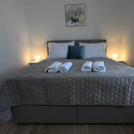 Villa Zara Blu With Pool Brisevo