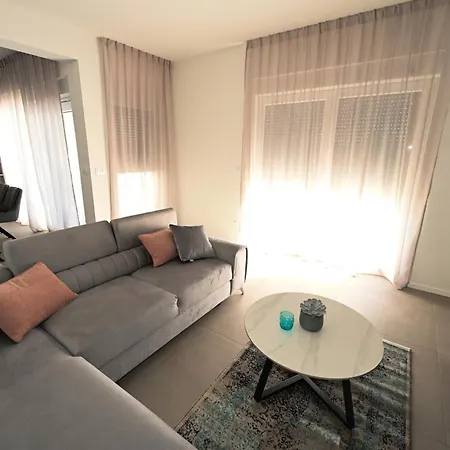 Zara Blu With Pool Villa *