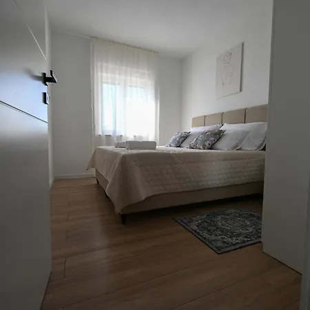 Zara Blu With Pool * Brisevo