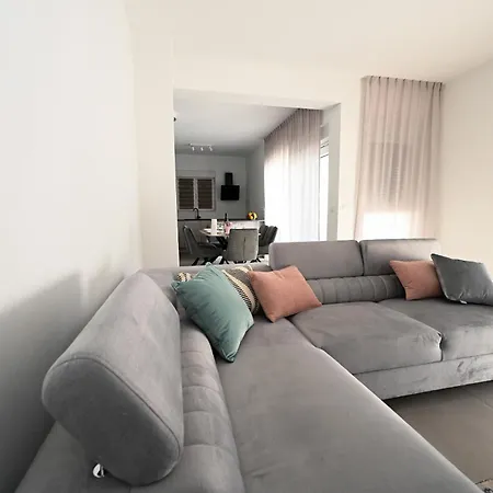 Zara Blu With Pool * Brisevo