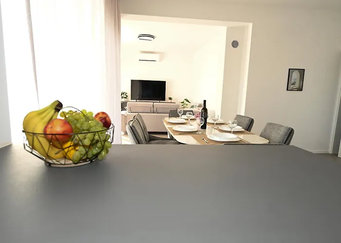 Zara Blu With Pool * Brisevo