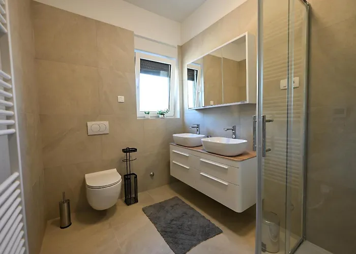 Zara Blu With Pool Brisevo