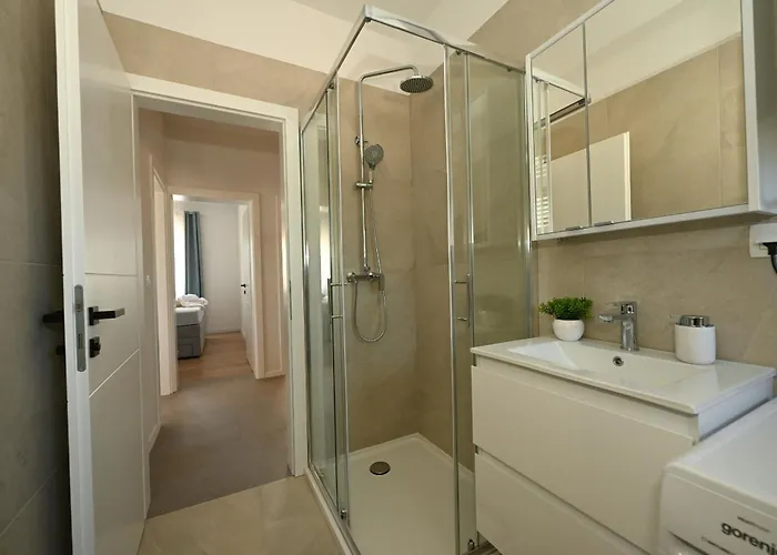 Zara Blu With Pool * Brisevo