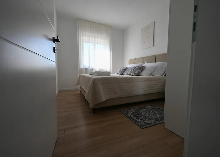 Zara Blu With Pool * Brisevo