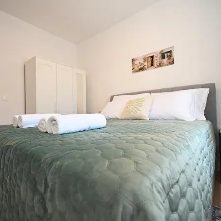 Zara Blu With Pool Villa *