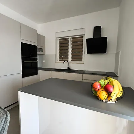 Zara Blu With Pool Villa *