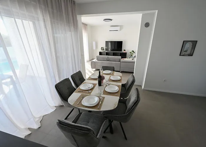 Zara Blu With Pool Villa *